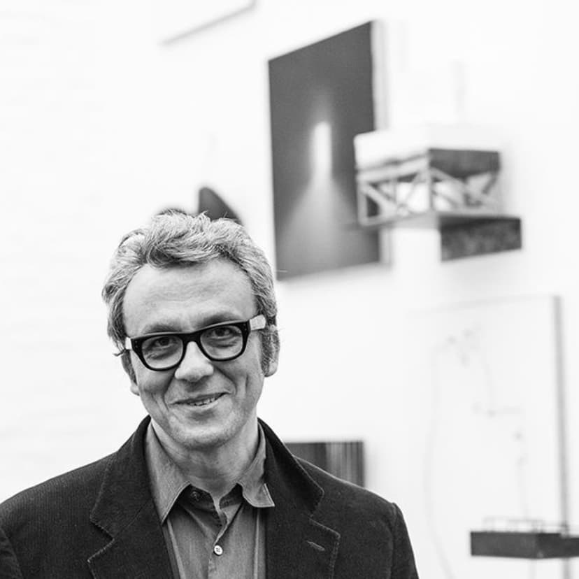 Artist's profile picture