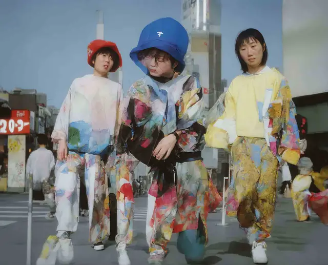 25 TOKYO #51 by Simon "Raion" Lavi