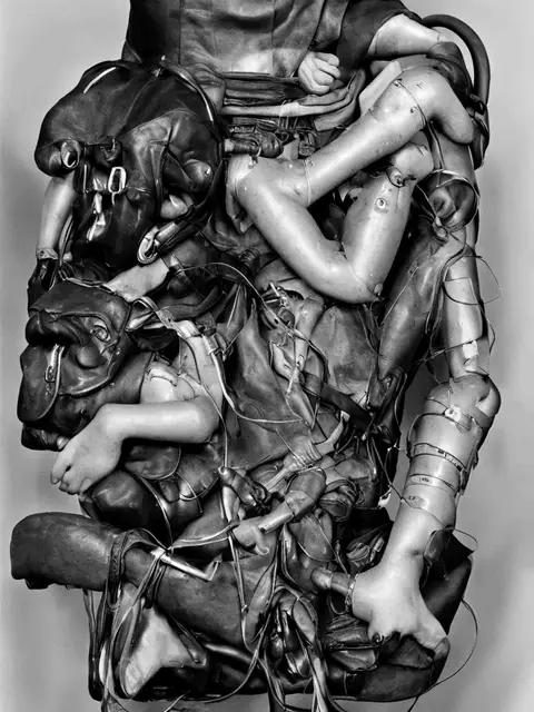 Sculpture 03 by Iñigo Bilbao