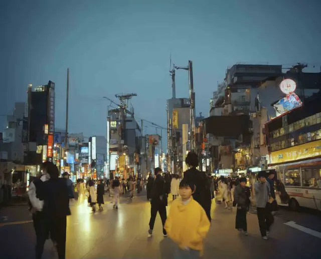 25 TOKYO #52 by Simon "Raion" Lavi