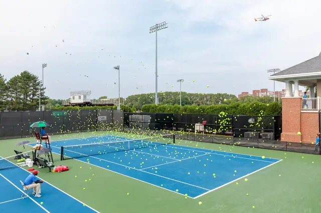 Futures Friday Court 4 Cloudy, Uncrowded by Pelle Cass