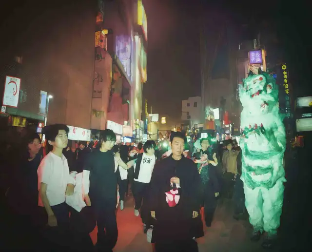 25 TOKYO #31 by Simon "Raion" Lavi