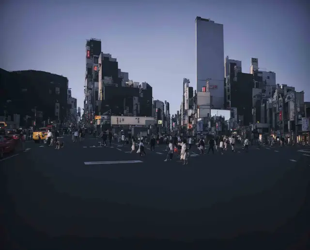 25 TOKYO #72 by Simon "Raion" Lavi