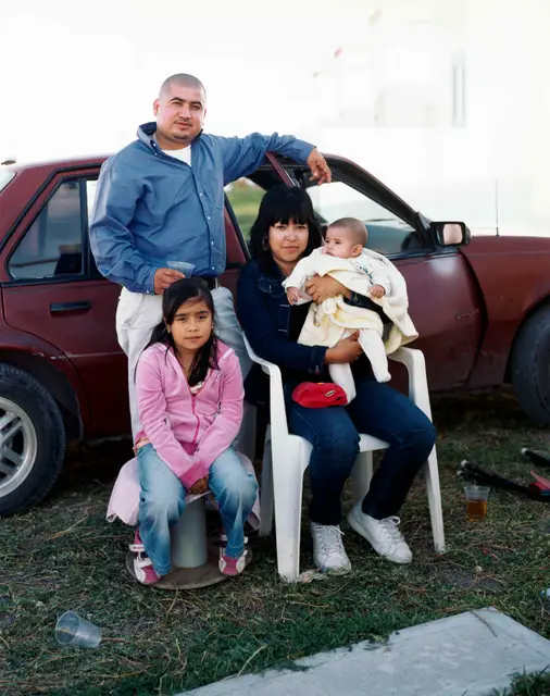 People of Suburbia #15 by Alejandro Cartagena