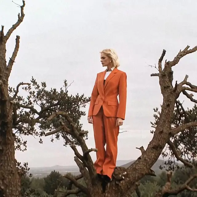 WOMAN TREE by _tinbrain_