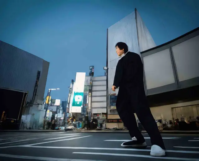 25 TOKYO #07 by Simon "Raion" Lavi