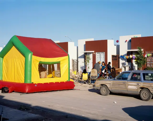 People of Suburbia #7 by Alejandro Cartagena